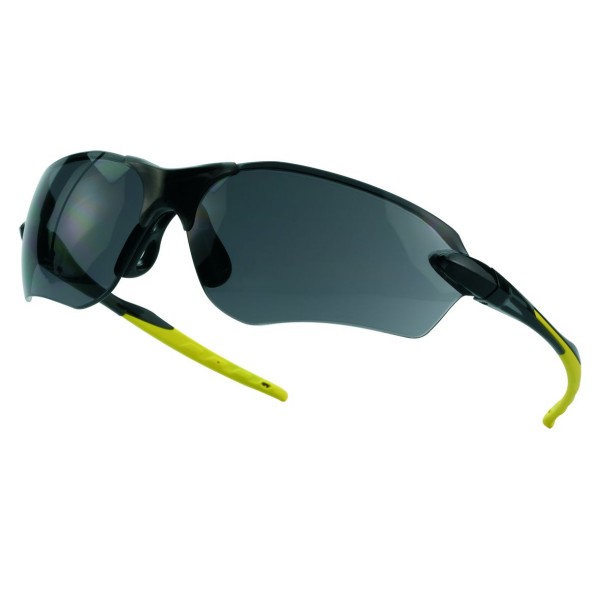 Schutzbrille mit dunklen Gläsern - getönt sportlich modern